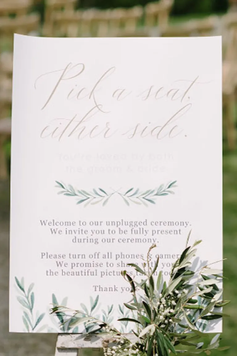 Why an unplugged ceremony is better than a wedding 2.0 – and how to tell your guests it is